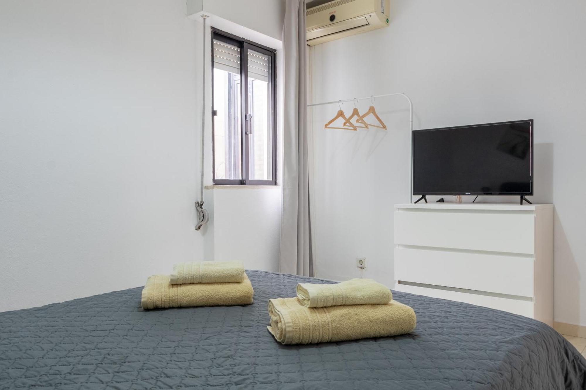 Blife Martinya House - Private Rooms And Apartments Olhão Exteriör bild